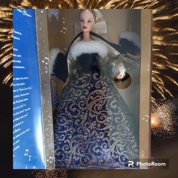 NIB Ring in the New Year Barbie,  2001 - Picture 1 of 12